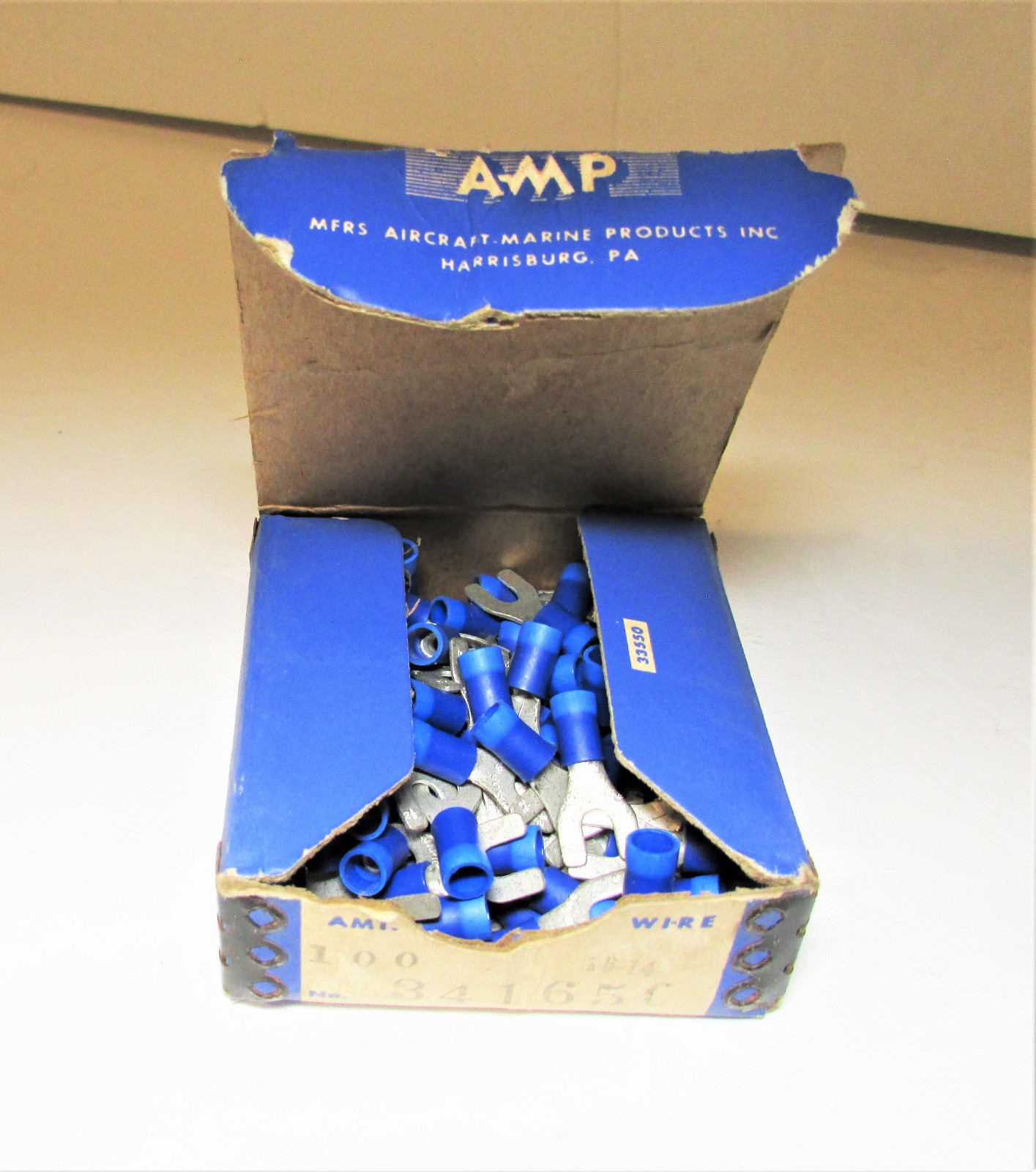 AMP, Insulated Spade Terminal , 16 to 14 AWG Wire, Bolt Size #10, Blue, New 100