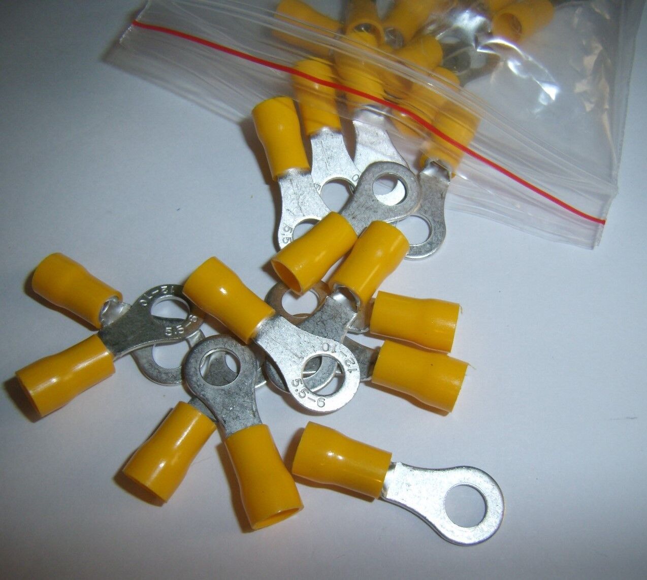 (100) Wire Ring Terminals Vinyl Yellow 12-10 Gauge 1/4″ Car Audio Connectors New