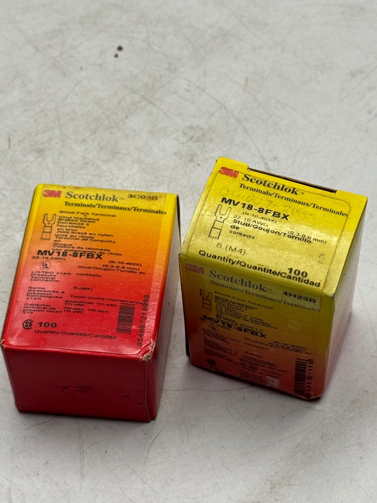 3M Scotchlok Fork Terminals MV18-8FBX 22-18 AWG Vinyl Insulated 100pc -2 Boxes