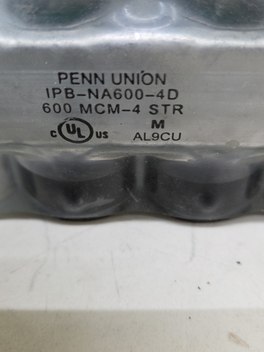 PENN-UNION IPBB-NA600-4D INSULATED POWER BAR Mcm_4 Str