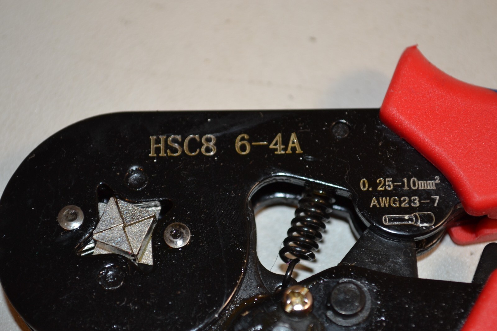 HSC8-6-4A Crimp Plier 23-7AWG 0.25-10mm² Ferrule Terminals Red and blue handle