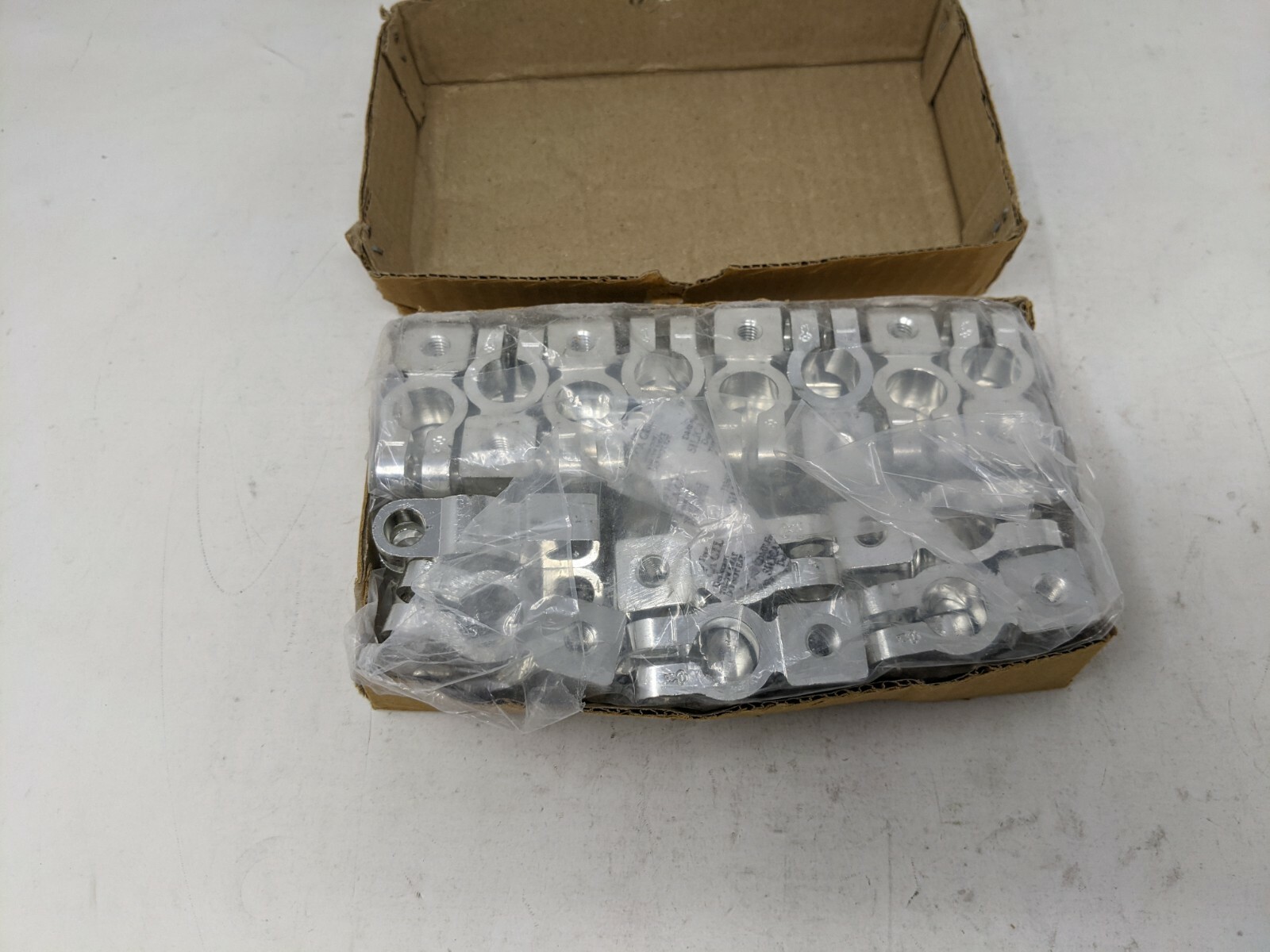 case of 34 TE Battery post Clamp Negative (HC5901) 2011/65/EU Substance Comp