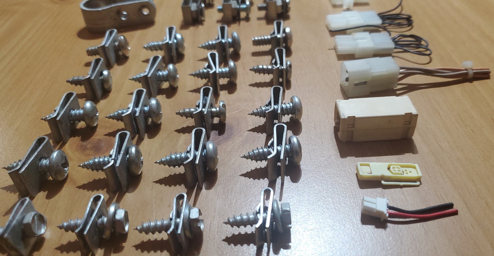 Large Lot Mixed Automotive Wiring Connectors Hardware Mounting Clips Harness