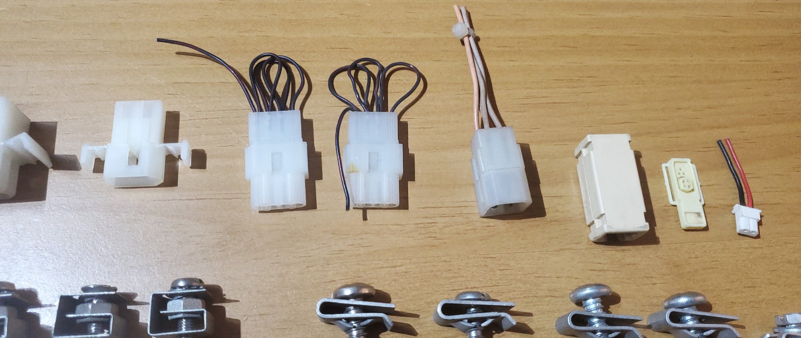 Large Lot Mixed Automotive Wiring Connectors Hardware Mounting Clips Harness