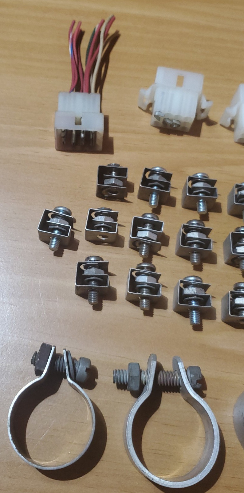 Large Lot Mixed Automotive Wiring Connectors Hardware Mounting Clips Harness