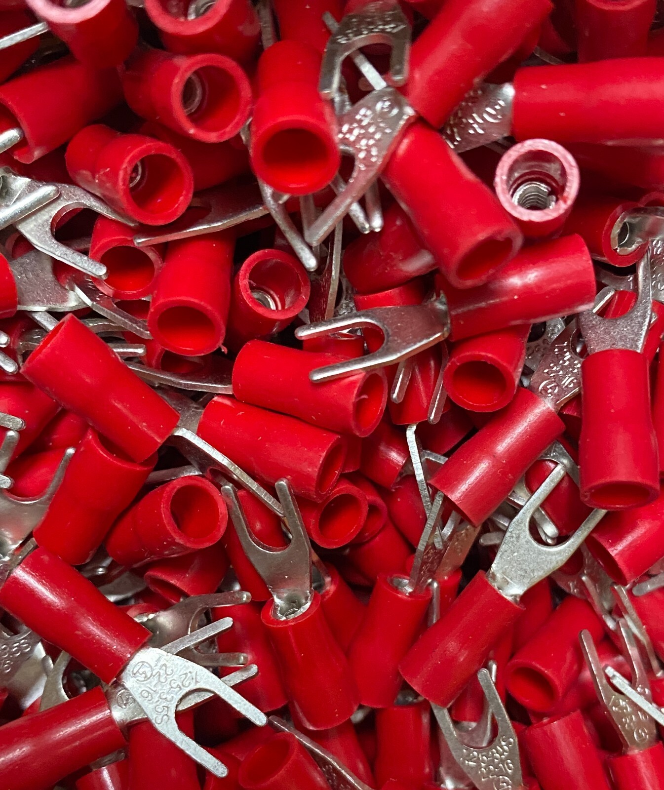 22-18 GA RED FORK SPADE TERMINAL VINYL INSULATED CRIMP WIRE CONNECTOR