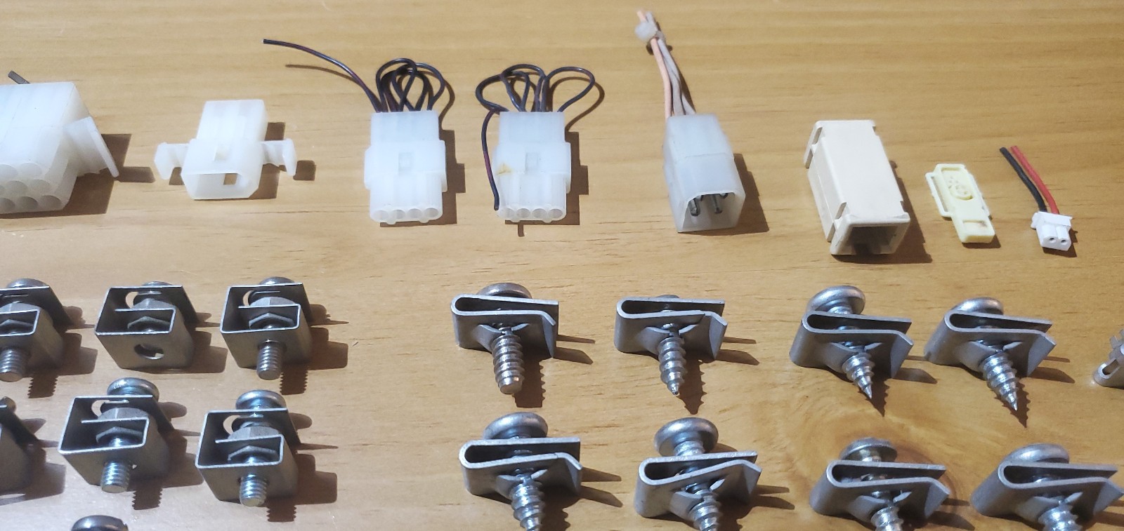 Large Lot Mixed Automotive Wiring Connectors Hardware Mounting Clips Harness