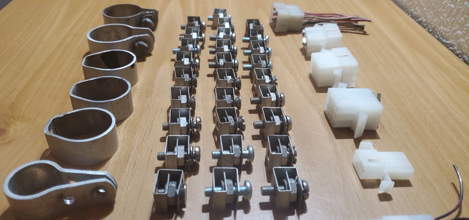 Large Lot Mixed Automotive Wiring Connectors Hardware Mounting Clips Harness