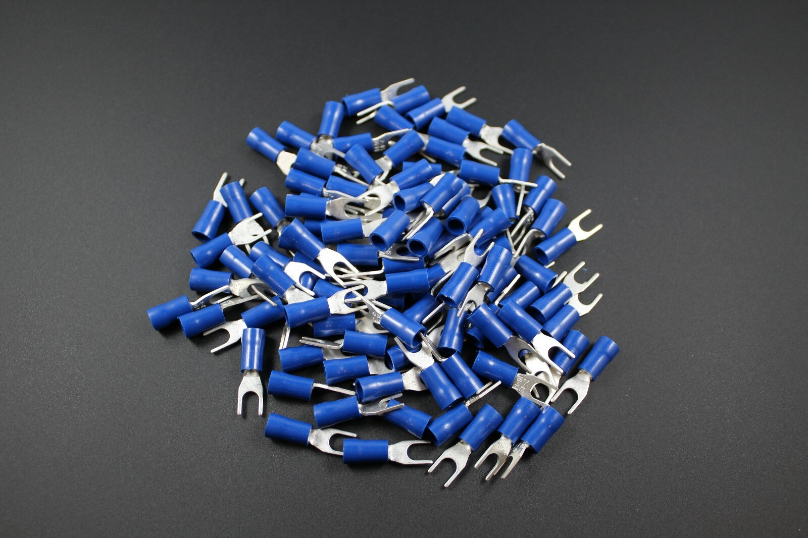 14-16 GAUGE VINYL SPADE # 8 CONNECTOR 100 PK BLUE CRIMP TERMINAL AWG BVST8