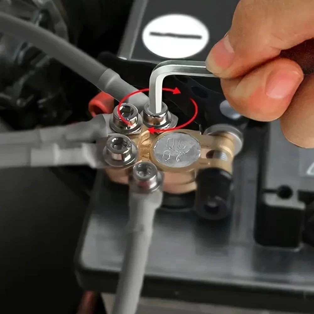 2PCS 4 Way Car Battery Terminal Clamp Connectors Quick Release Disconnect Tool