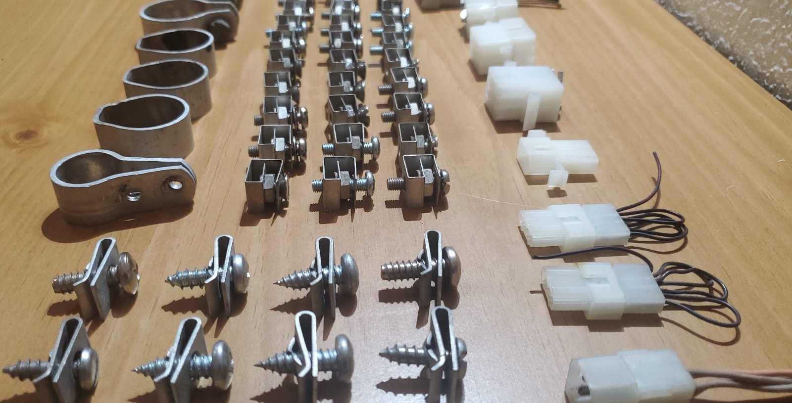 Large Lot Mixed Automotive Wiring Connectors Hardware Mounting Clips Harness