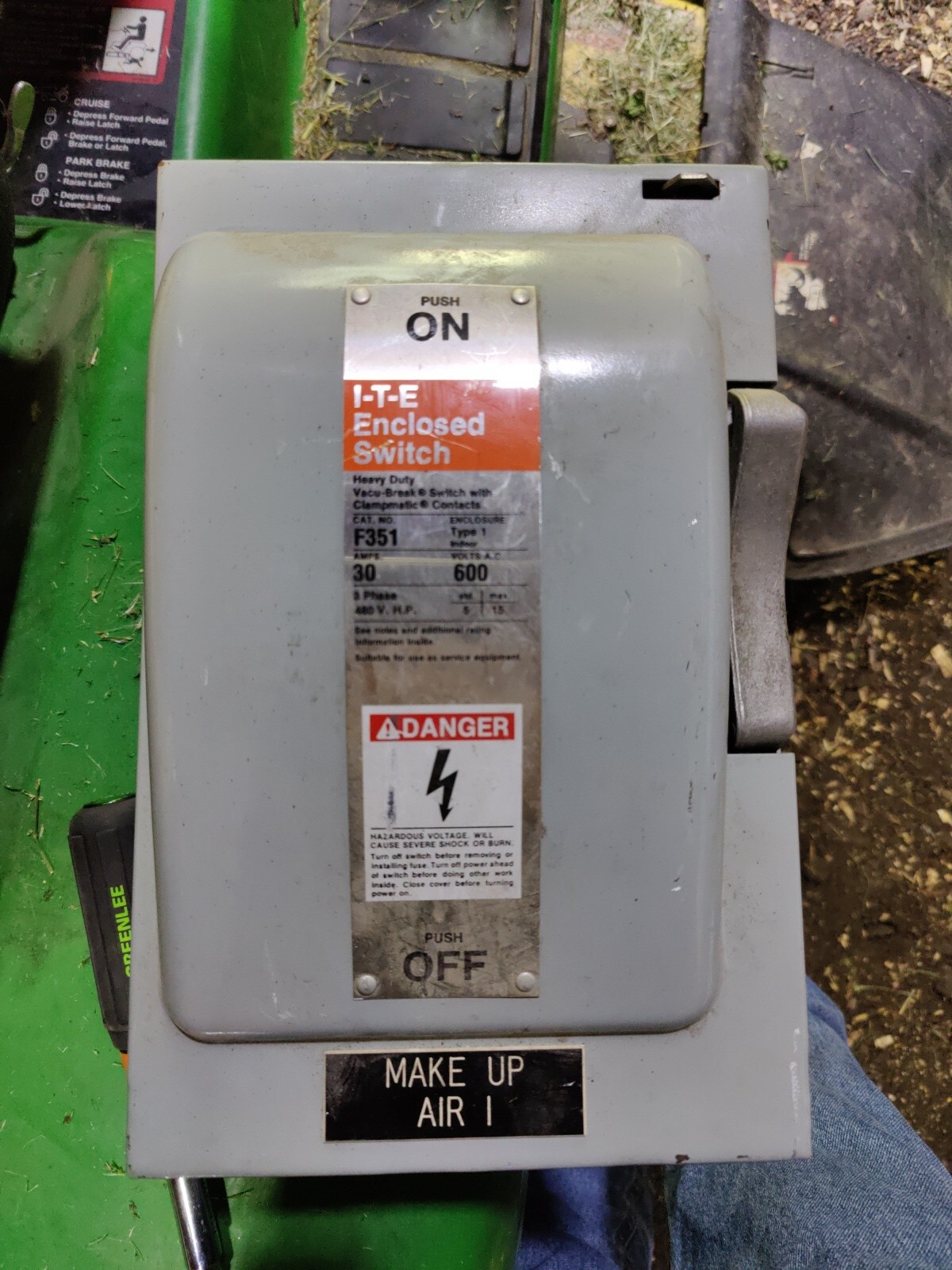 ITE SWITCH F-351 Vacu-Break Fusible Safety Switch DISCONNEC 30Amp 600VA
