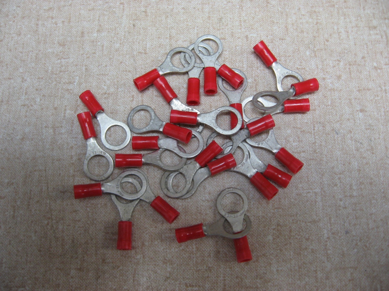 25 AMP TE Ring Terminal 22-16 AWG 5/16” M8 34151 Crimp PLASTI-GRIP Insulated Red