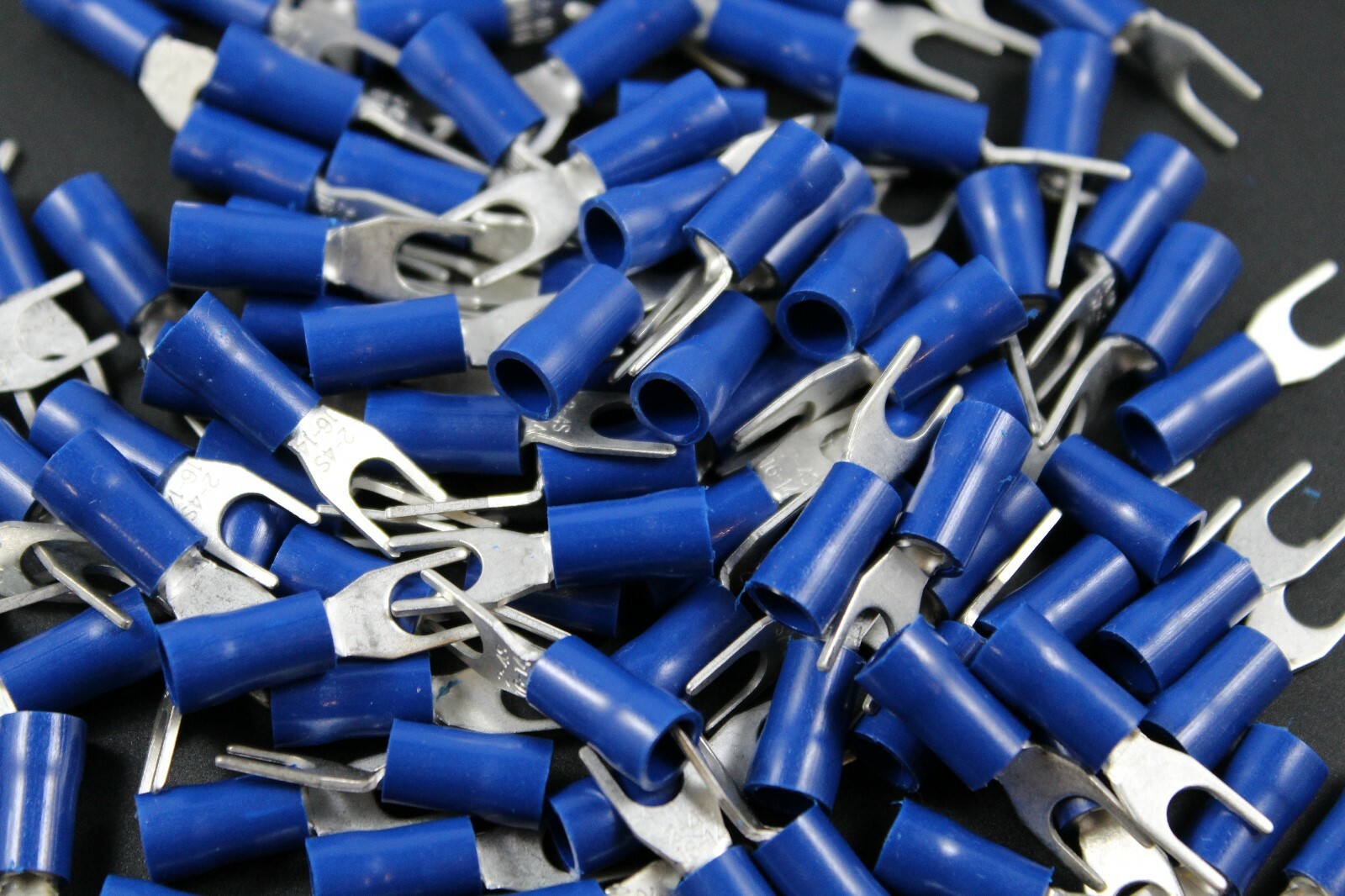 14-16 GAUGE VINYL SPADE # 8 CONNECTOR 100 PK BLUE CRIMP TERMINAL AWG BVST8