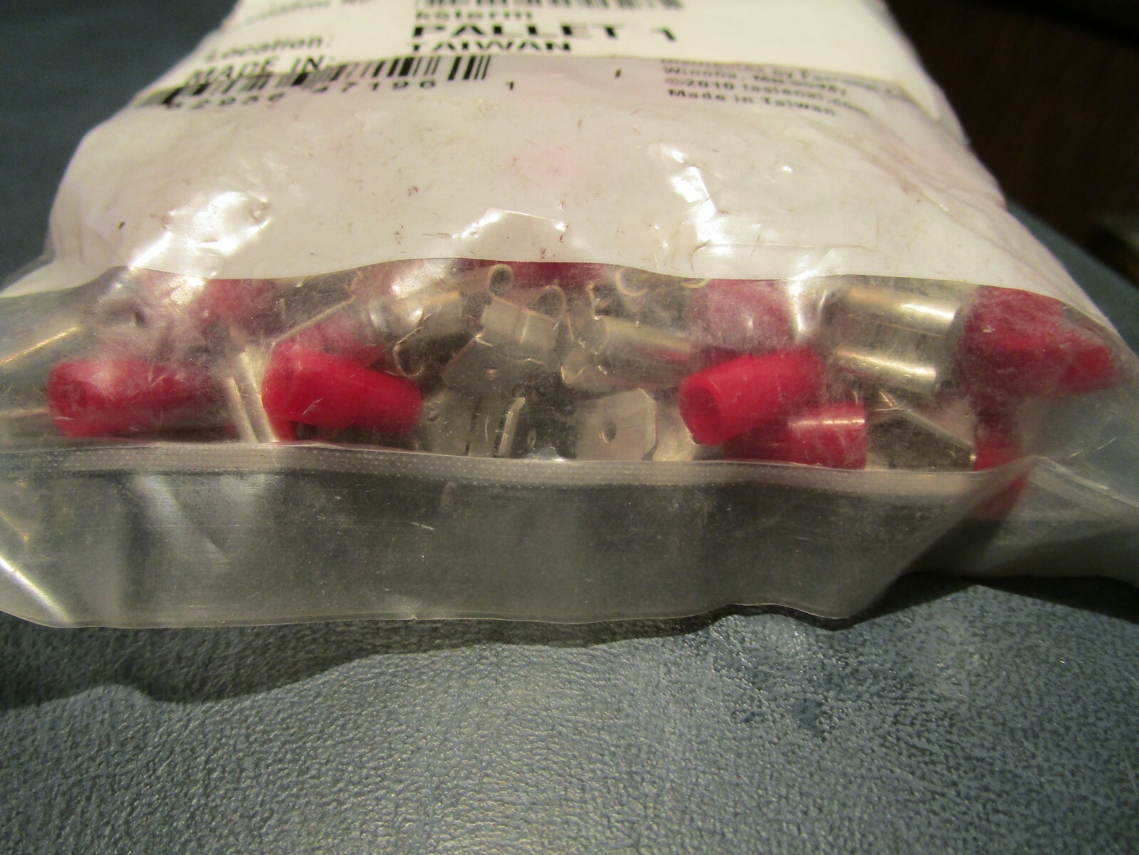 (100) 22-16 AWG Red Polycarbonate Insulated Butted Seam Piggy Back Disconnect