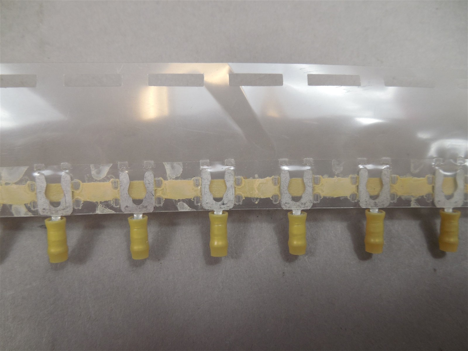 NOS Reel of 3500+pcs AMP 52923-1 PIDG Spade Terminal Size 22-26 Wire Connectors