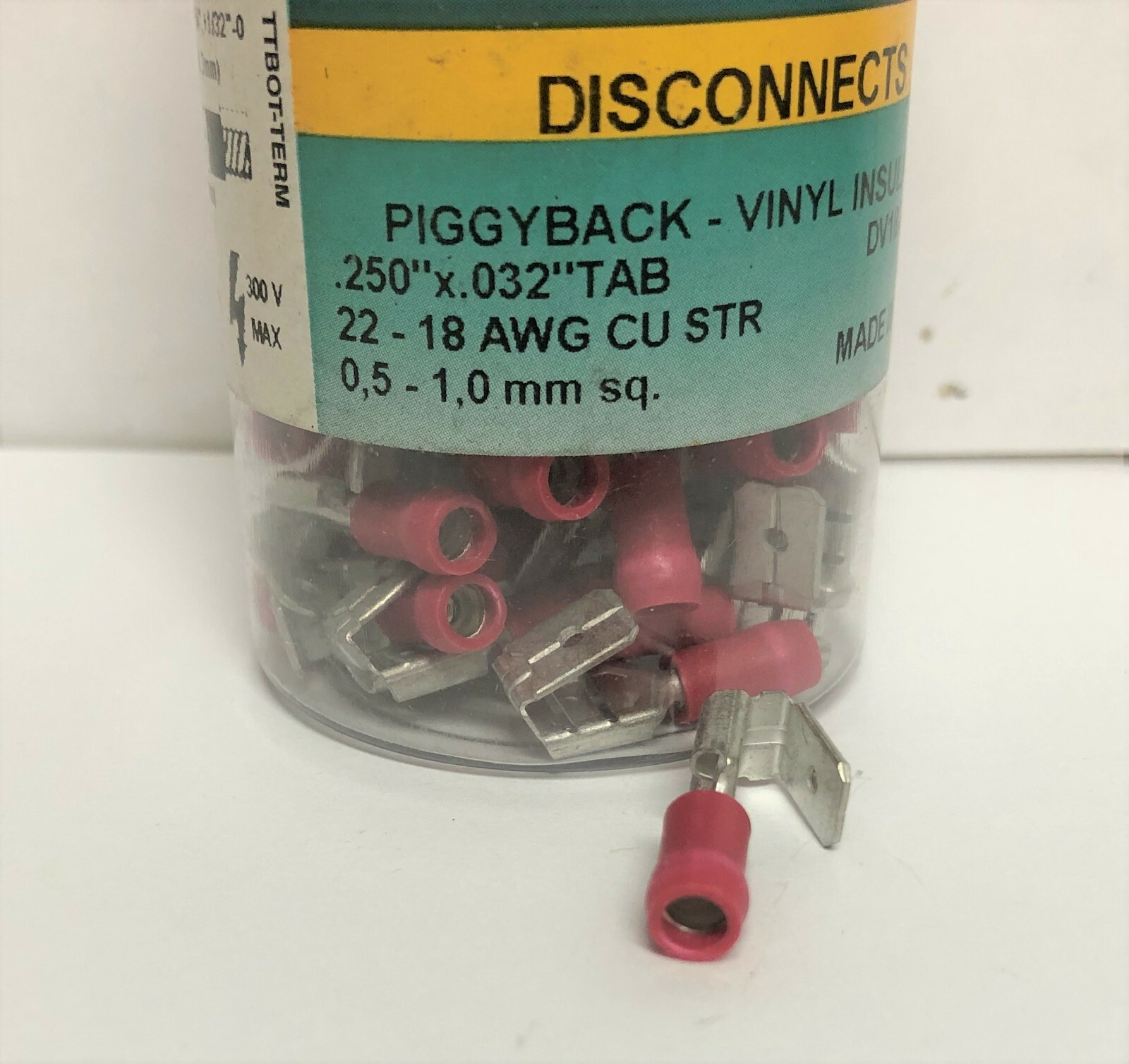 panduit dv18-250p-ly disconnect red vinyl insulated #12152