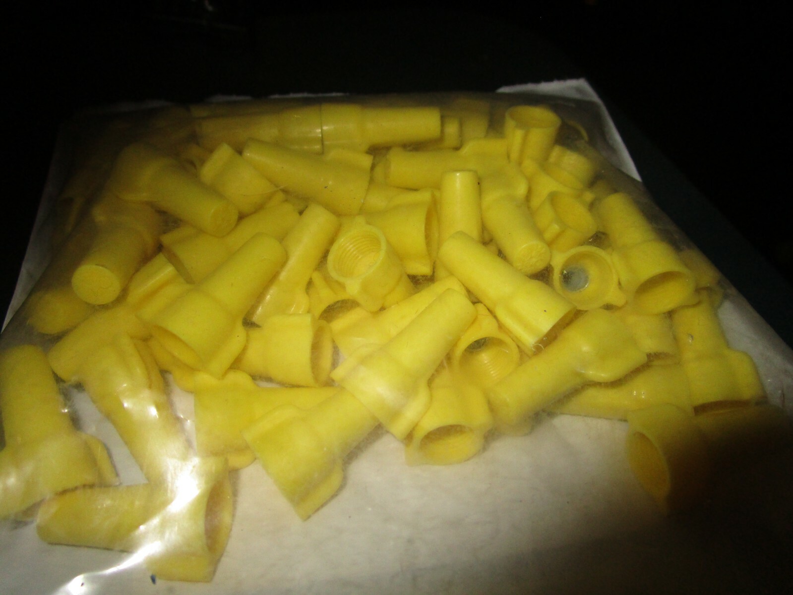 (75) 18 – 10 AWG Yellow Thermoplastic Shell Twist-On Wire Connector