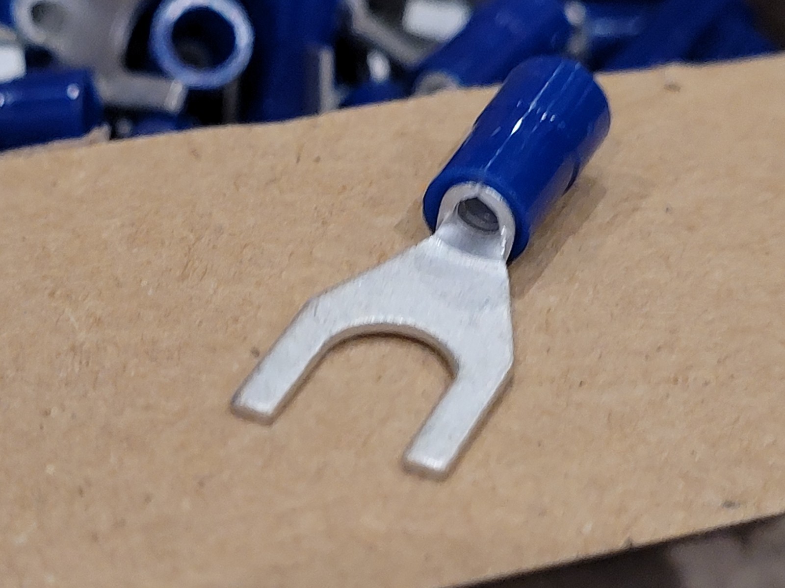 100 WURTH 1.5mm-2.5mm Insulated Electrical Wire Connectors Spade Terminals Blue