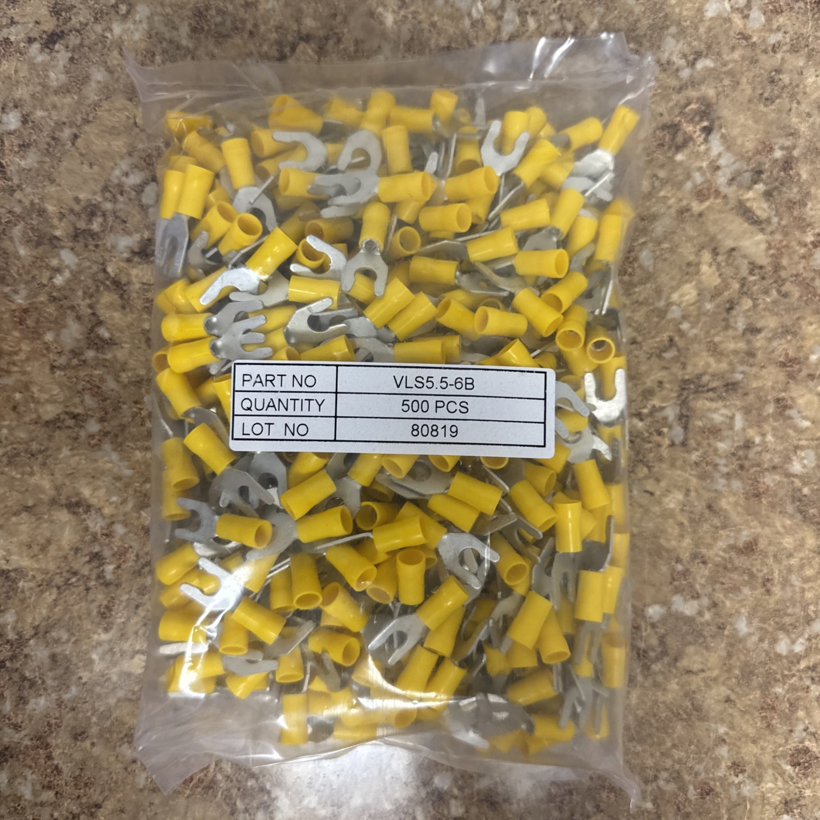 Locking Spade Terminal 12-10AWG 1/4″ Stud Size Yellow Insulated PVC Brazed 500PK