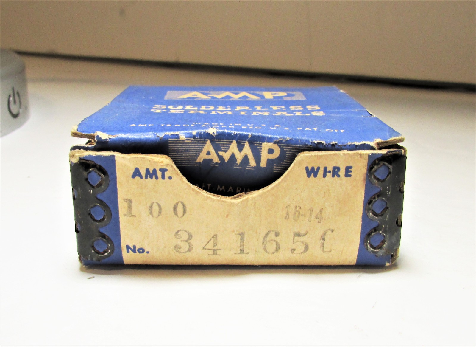 AMP, Insulated Spade Terminal , 16 to 14 AWG Wire, Bolt Size #10, Blue, New 100