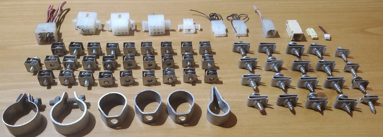 Large Lot Mixed Automotive Wiring Connectors Hardware Mounting Clips Harness