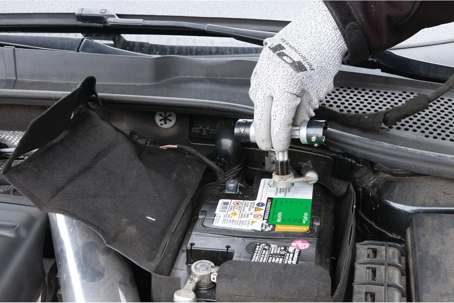 W152C Battery Terminal Cleaner – Removes Stubborn Corrosion from Battery Posts a