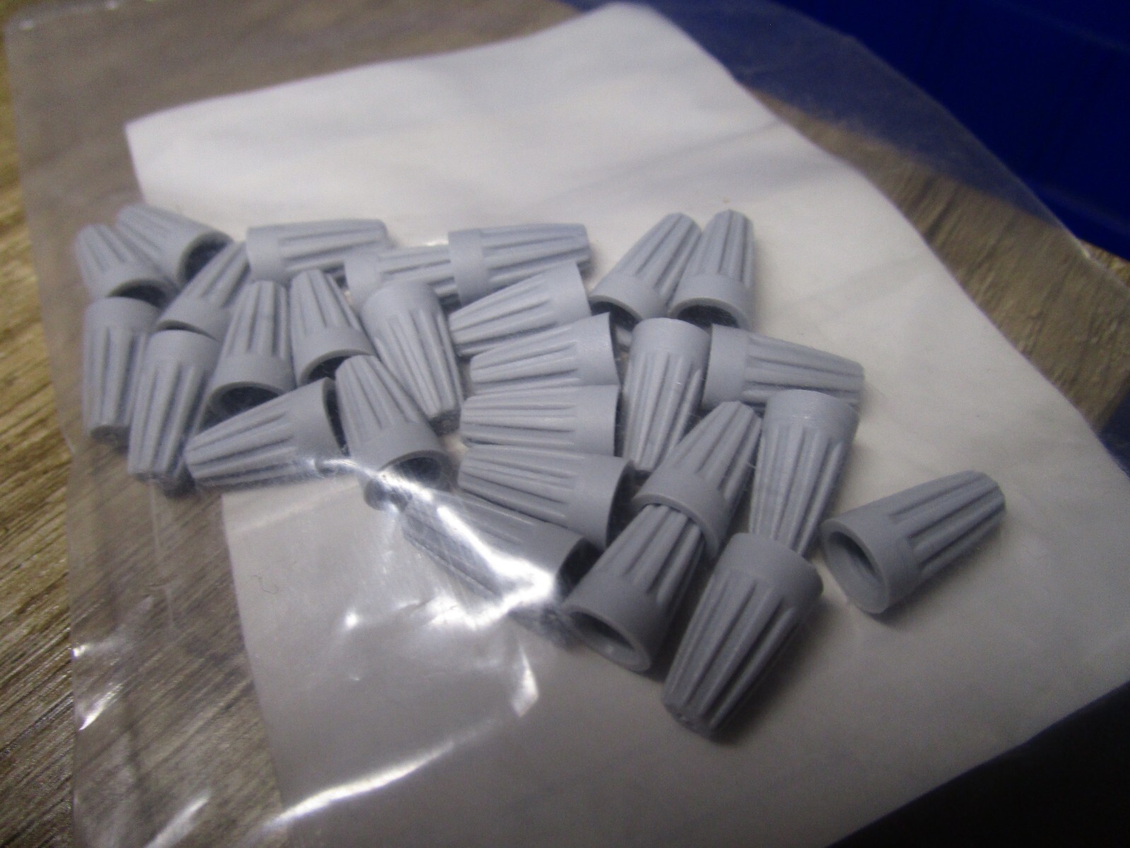 (25) 22-18 AWG Gray Power Phase® Twist-On Wire Connector