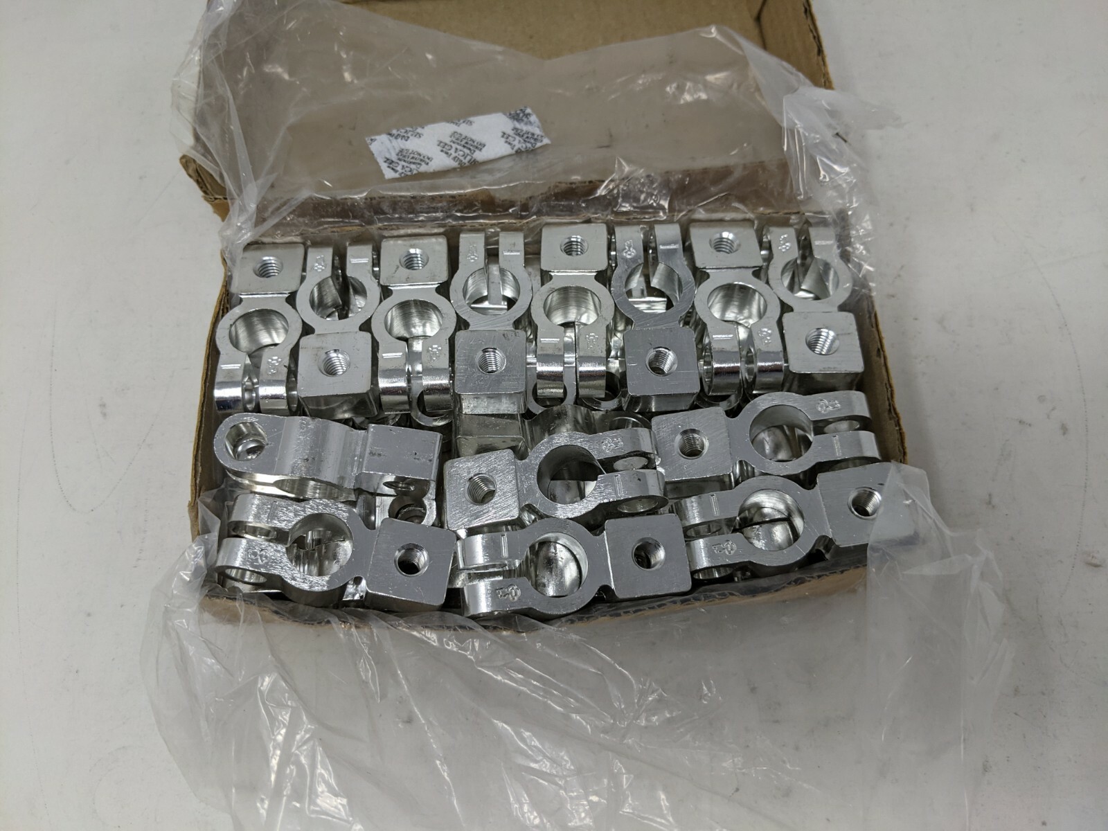 case of 34 TE Battery post Clamp Negative (HC5901) 2011/65/EU Substance Comp